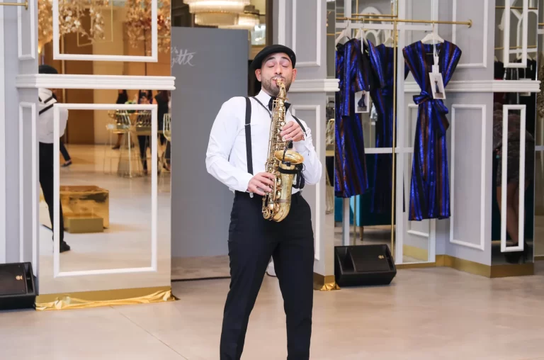 how-to-hire-a-saxophone-player